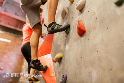 九游体育手滑坠海风波刚半月王一博首谈暂停拍戏的真实原因！