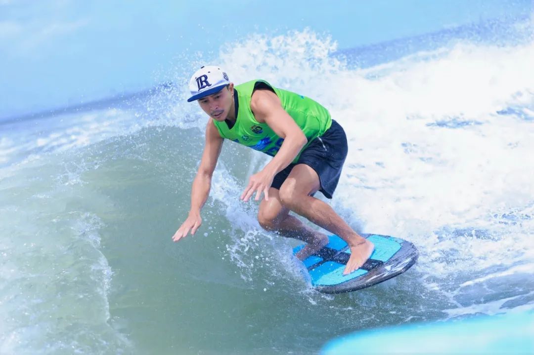 九游体育体育产业融合发展政策引导与市场机制结合催生新业态激发产业新动能。