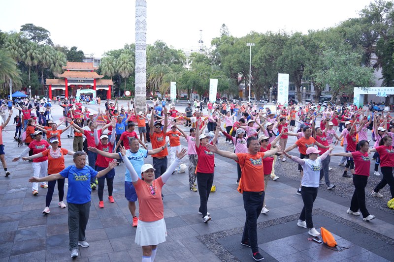 九游体育“向山而行 春迎太平”2026五指山市元宵徒步活动圆满举行