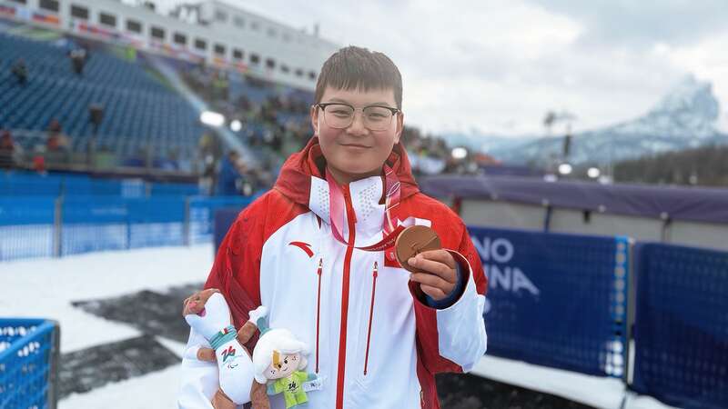 从山九游体育巅出发的中国女孩 在雪道尽头迎接“另一个自己”