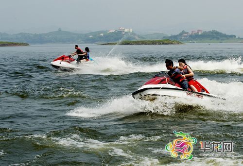 九游体育有Sha说啥丨专访张雪师傅牙哥：从赛车冠军到低空筑梦人 极限运动的梦想还在继续