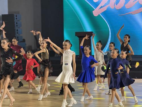 20九游体育26第十一届国际标准舞精英赛在银川火热开赛